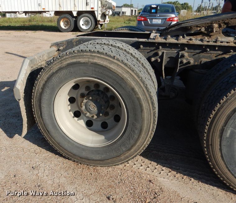 image for item DG5836 2013 International ProStar 122 semi truck