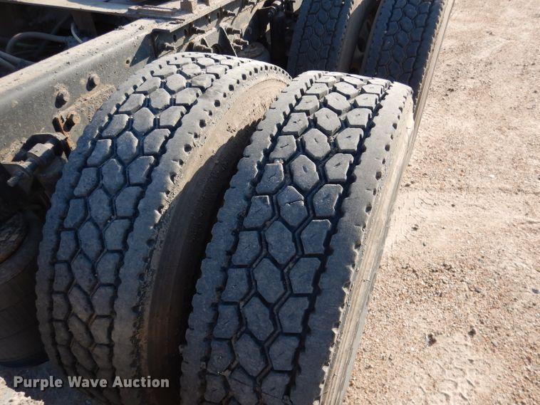 image for item DG5836 2013 International ProStar 122 semi truck