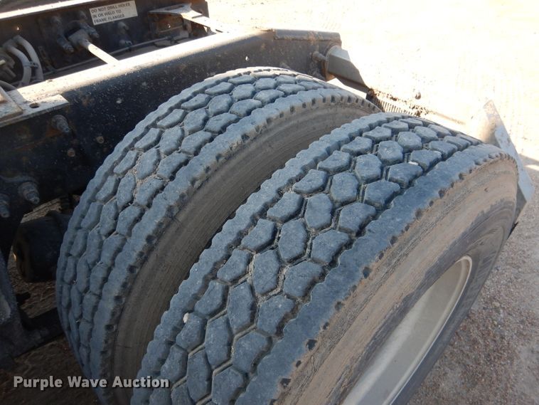 image for item DG5836 2013 International ProStar 122 semi truck