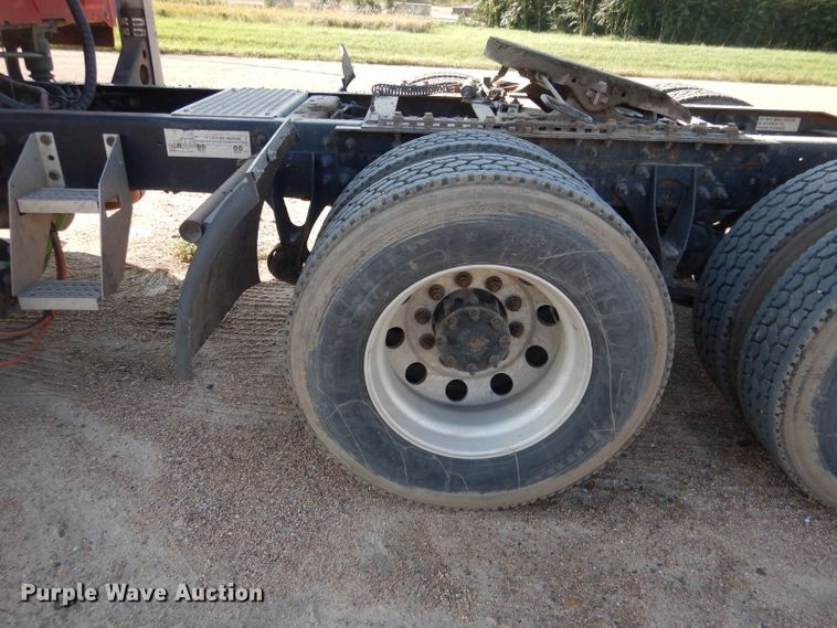 image for item DG5836 2013 International ProStar 122 semi truck