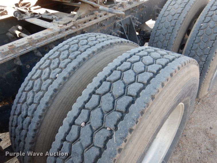 image for item DG5836 2013 International ProStar 122 semi truck