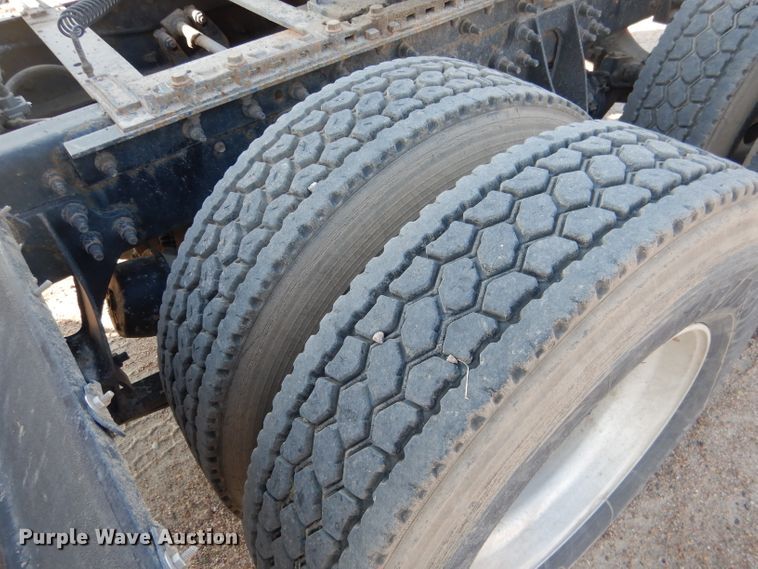 image for item DG5836 2013 International ProStar 122 semi truck