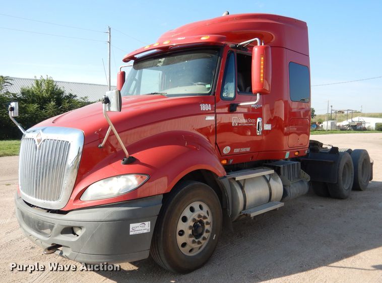 image for item DG5837 2013 International ProStar 122 semi truck