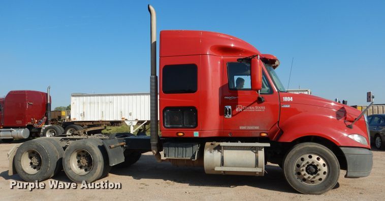 image for item DG5837 2013 International ProStar 122 semi truck