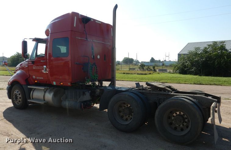 image for item DG5837 2013 International ProStar 122 semi truck