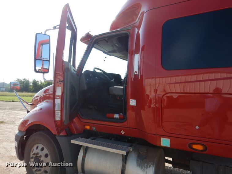 image for item DG5837 2013 International ProStar 122 semi truck