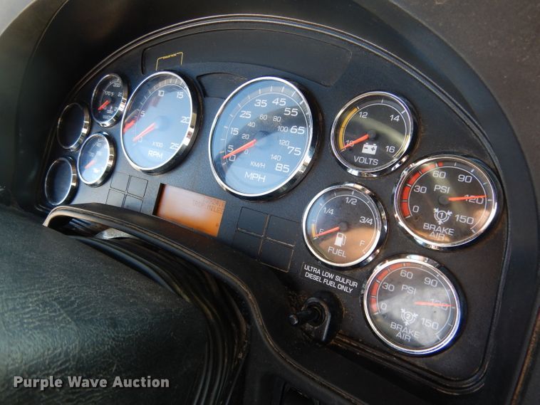 image for item DG5837 2013 International ProStar 122 semi truck