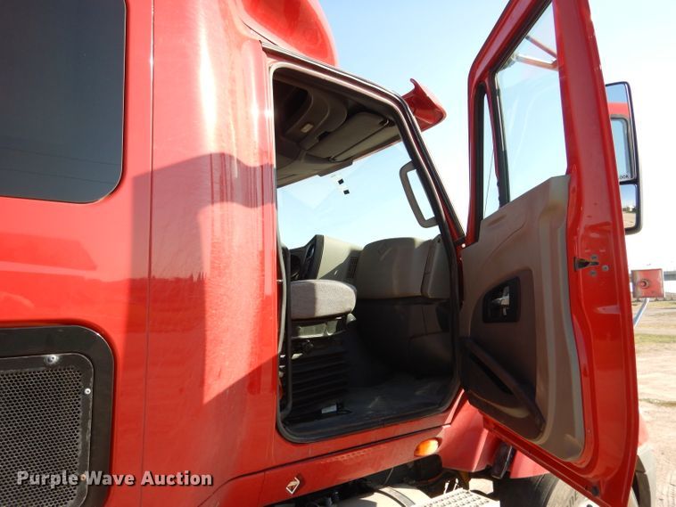 image for item DG5837 2013 International ProStar 122 semi truck