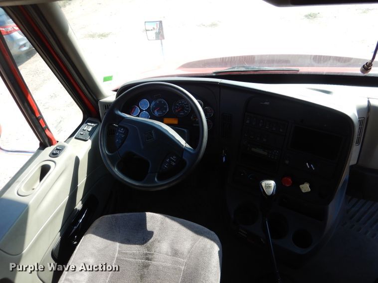 image for item DG5837 2013 International ProStar 122 semi truck