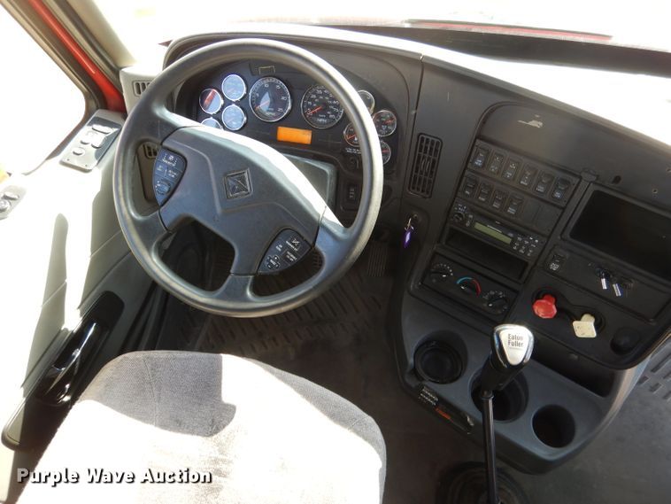 image for item DG5837 2013 International ProStar 122 semi truck