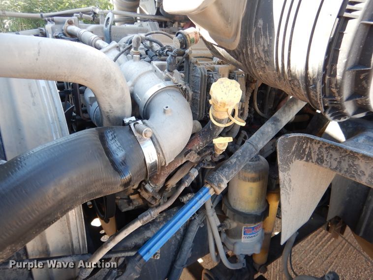 image for item DG5837 2013 International ProStar 122 semi truck