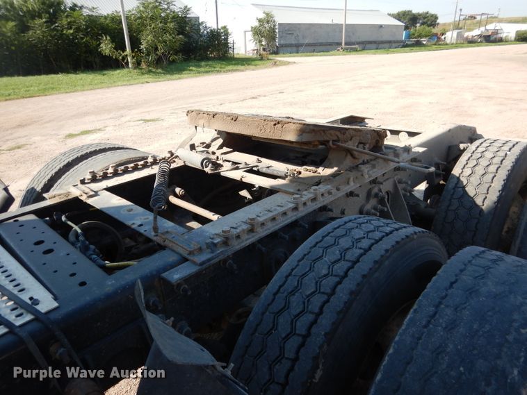 image for item DG5837 2013 International ProStar 122 semi truck