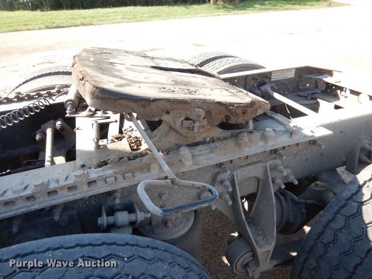 image for item DG5837 2013 International ProStar 122 semi truck