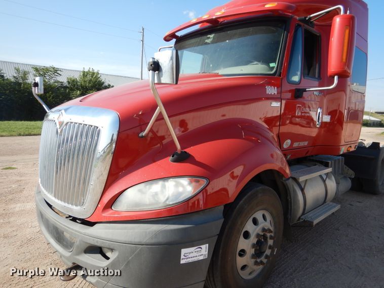 image for item DG5837 2013 International ProStar 122 semi truck