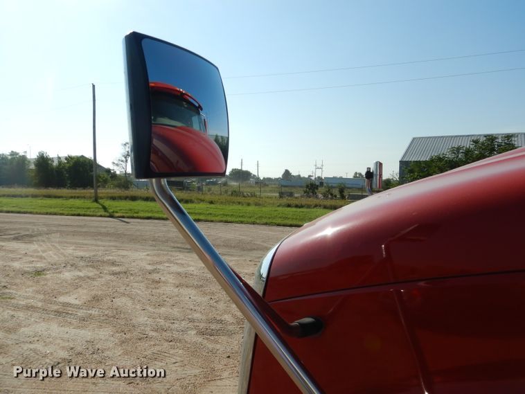 image for item DG5837 2013 International ProStar 122 semi truck