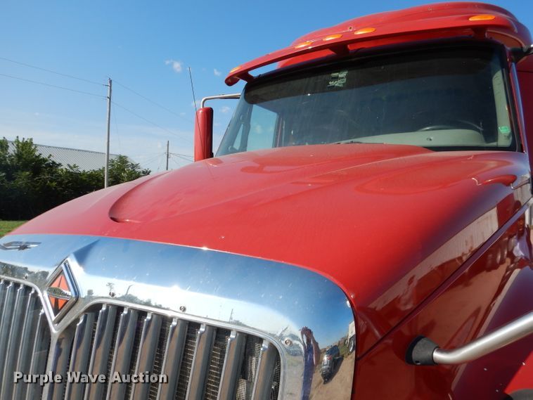 image for item DG5837 2013 International ProStar 122 semi truck