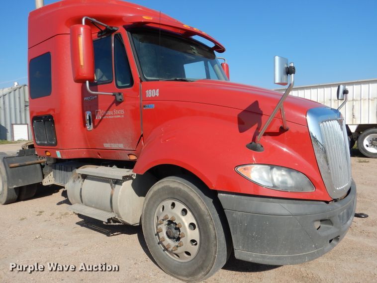 image for item DG5837 2013 International ProStar 122 semi truck