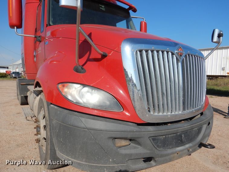 image for item DG5837 2013 International ProStar 122 semi truck