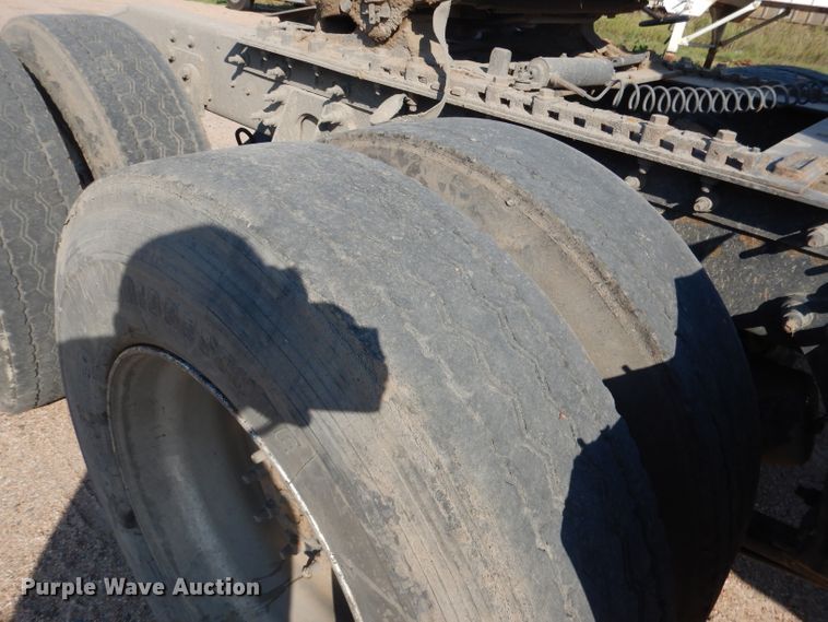 image for item DG5837 2013 International ProStar 122 semi truck