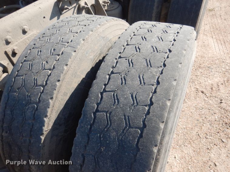 image for item DG5837 2013 International ProStar 122 semi truck