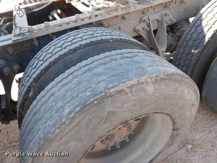 image for item DG5837 2013 International ProStar 122 semi truck