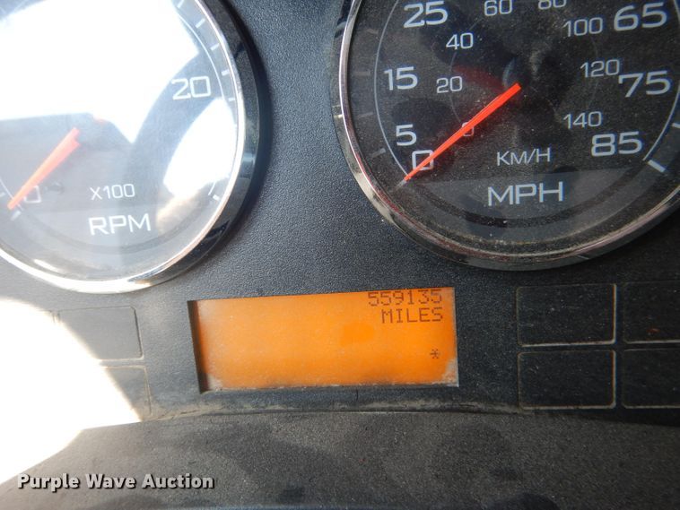 image for item DG5837 2013 International ProStar 122 semi truck