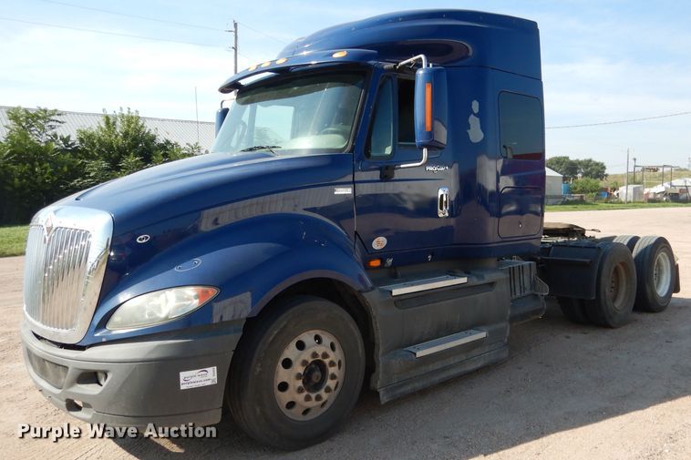 image for item DG5838 2012 International ProStar 122 semi truck