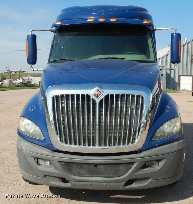 image for item DG5838 2012 International ProStar 122 semi truck