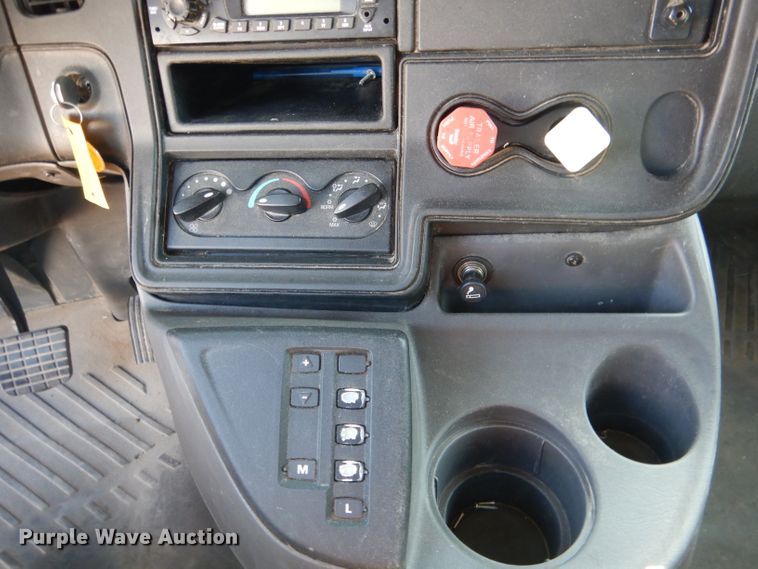 image for item DG5838 2012 International ProStar 122 semi truck