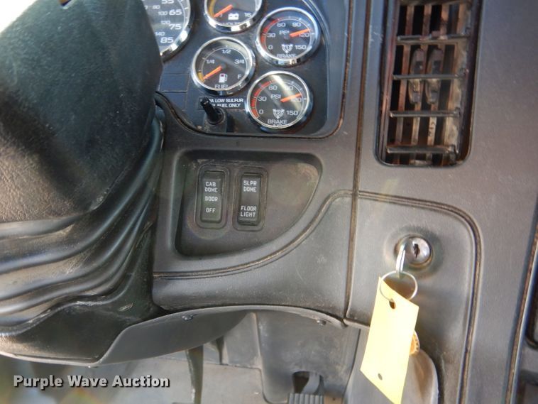 image for item DG5838 2012 International ProStar 122 semi truck