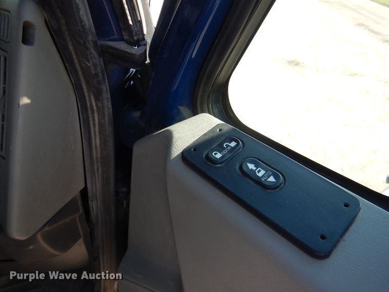 image for item DG5838 2012 International ProStar 122 semi truck