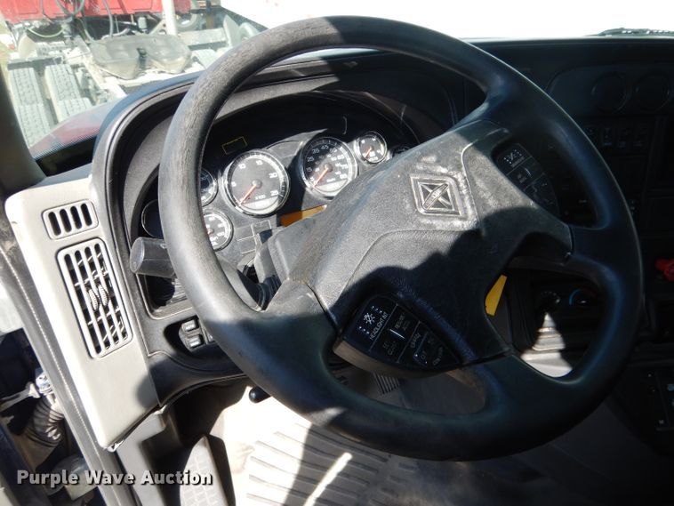 image for item DG5838 2012 International ProStar 122 semi truck