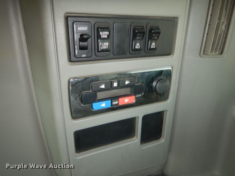 image for item DG5838 2012 International ProStar 122 semi truck