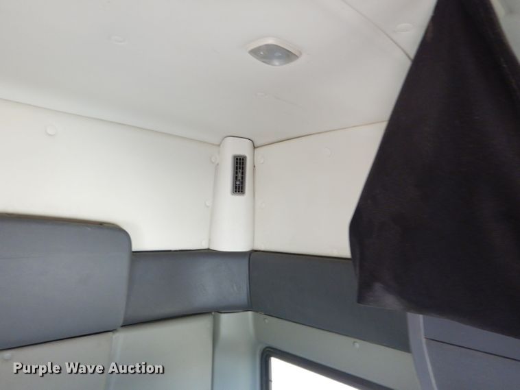 image for item DG5838 2012 International ProStar 122 semi truck