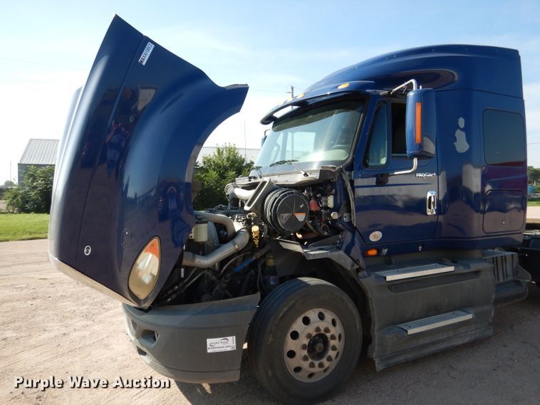image for item DG5838 2012 International ProStar 122 semi truck