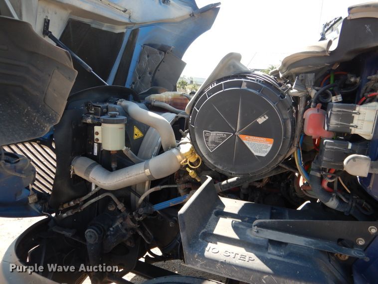 image for item DG5838 2012 International ProStar 122 semi truck