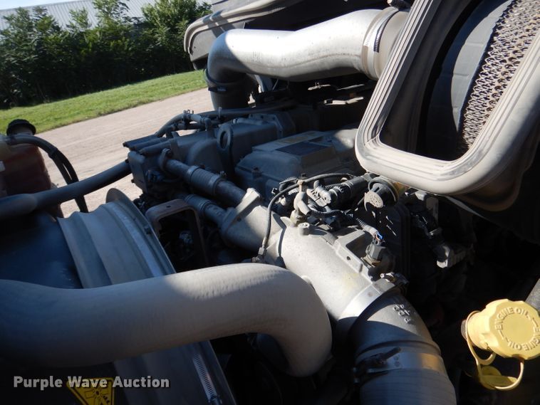 image for item DG5838 2012 International ProStar 122 semi truck