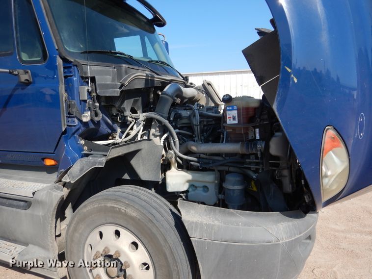 image for item DG5838 2012 International ProStar 122 semi truck