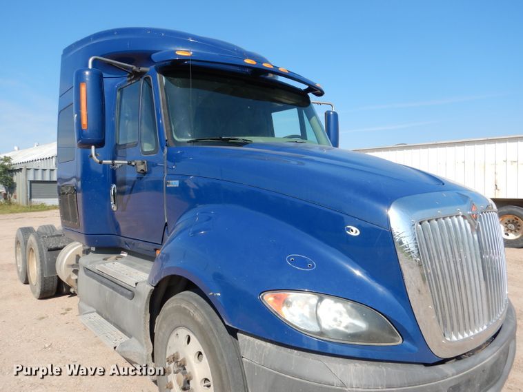 image for item DG5838 2012 International ProStar 122 semi truck