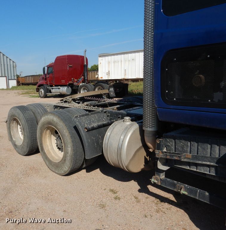 image for item DG5838 2012 International ProStar 122 semi truck