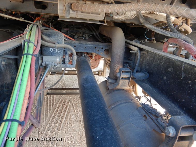 image for item DG5838 2012 International ProStar 122 semi truck