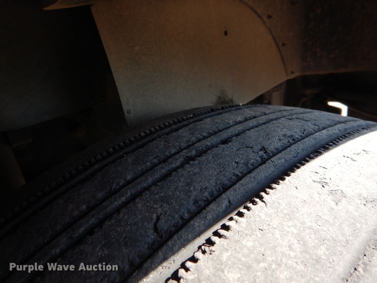 image for item DG5838 2012 International ProStar 122 semi truck