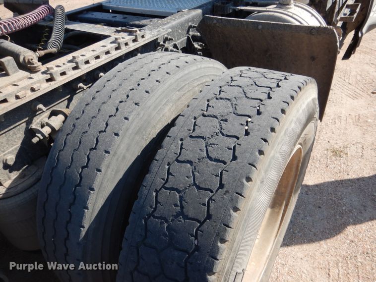 image for item DG5838 2012 International ProStar 122 semi truck