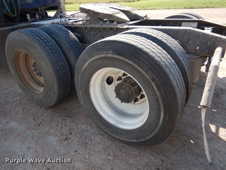 image for item DG5838 2012 International ProStar 122 semi truck