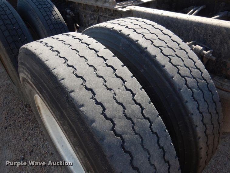 image for item DG5838 2012 International ProStar 122 semi truck