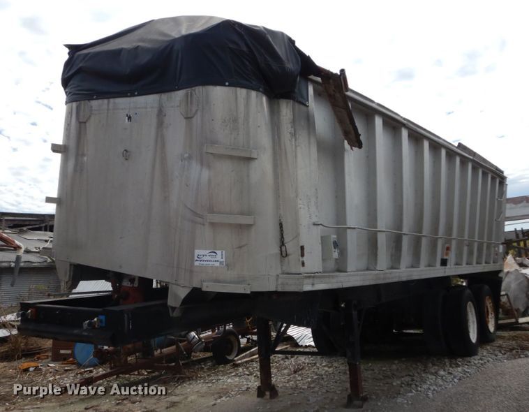 image for item DH2070 1975 Summit AD26 end dump trailer