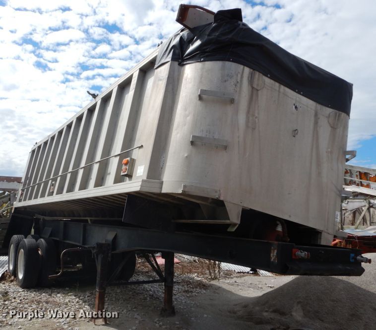 image for item DH2070 1975 Summit AD26 end dump trailer