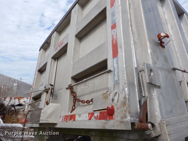 image for item DH2070 1975 Summit AD26 end dump trailer