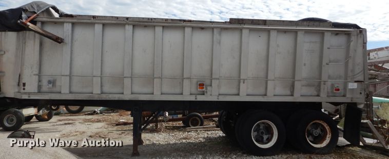 image for item DH2070 1975 Summit AD26 end dump trailer