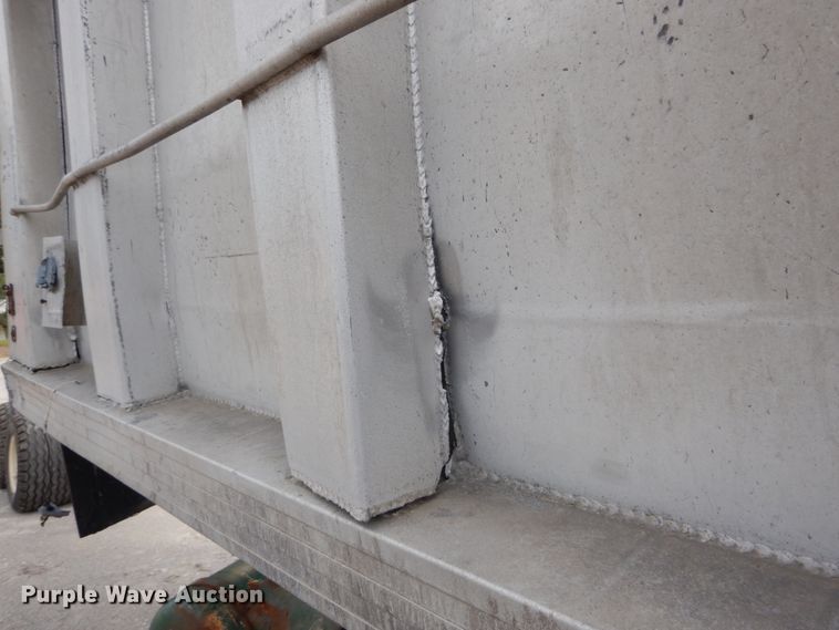 image for item DH2070 1975 Summit AD26 end dump trailer